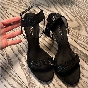Nina Dressy Sandal Size 8M Black w/Black Rhinestones & Glitter